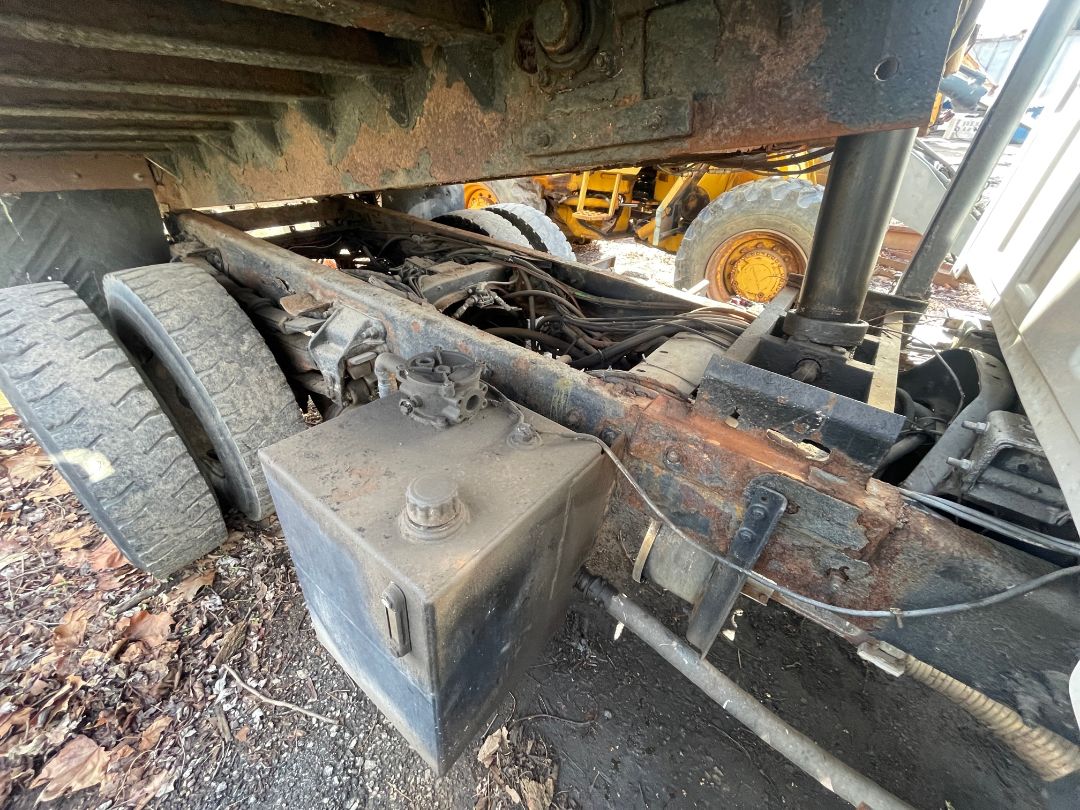 2000 STERLING L-Series Dump Truck - Image 6